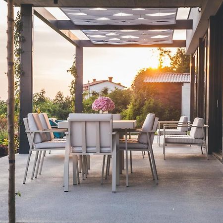 Tavarneta Estate Доброво Екстериор снимка